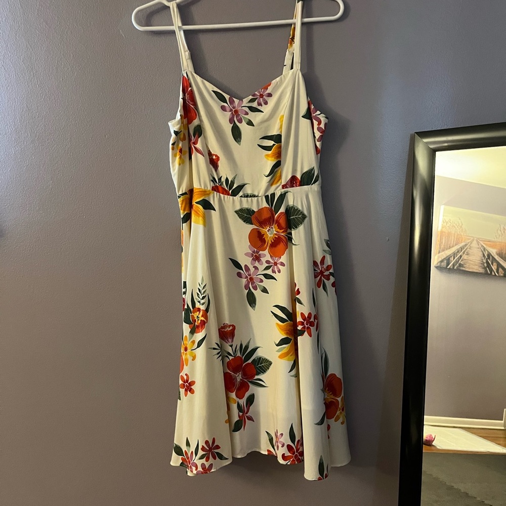 Old Navy Cami Dress. Women’s Size Small. White floral pattern color. Adjustable.